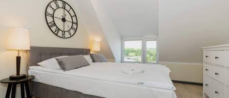 4 habitaciones, tabla de planchar con plancha, cuna de viaje y wifi