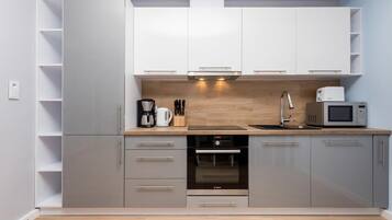 Macchina per tè/caffè, frigorifero, microonde, forno