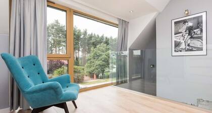 Luxury House with Jacuzzi | Sauna | Garden | Parking