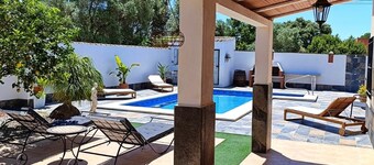 アンダルシア風のヴィラ。 純粋な自然！ プライベートプール