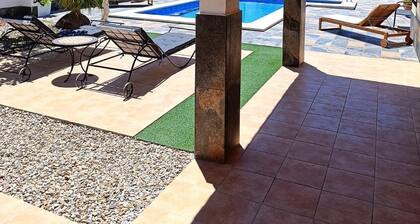 Villa mit andalusischem Flair. Natur pur! Privatpool, WIFI
