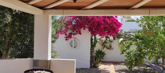 Villa with Andalusian flair. Pure nature! private pool
