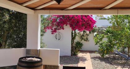Villa avec une touche andalouse. Nature pure! piscine privée