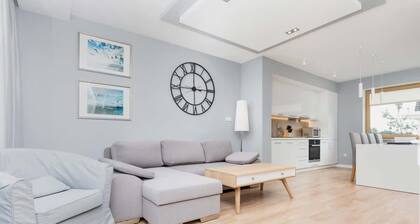 Spacious Apartment for 8 People | Jacuzzi | Sauna | Garden