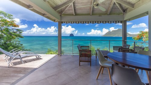 La Villa Diamant - Luxury on the waterfront - Pte La Cherry