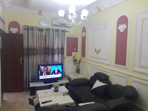 Tv, pejs, dvd-afspiller