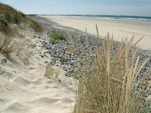 Plage à proximité, chaises longues