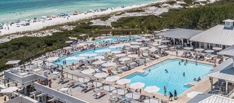 Watercolor🏖️ LOCATION!! LOCATION!! Luxury Home with Carriage House!