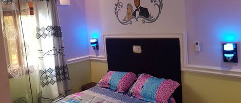 2 chambres, fer et planche à repasser, Wi-Fi, draps fournis