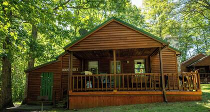 Mountaineer Cabin 2 - Hot Tub & Fireplace close to New River Gorge National Park