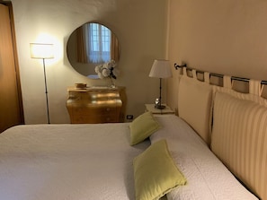 1 chambre, bureau, fer et planche Ă repasser, Wi-Fi gratuit
