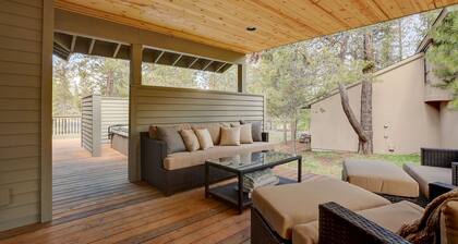 16 Yellow Pine - Gorgeous Golf Course, Covered Outdoor Living, Hot Tub, 3 King bedrooms, Bocce