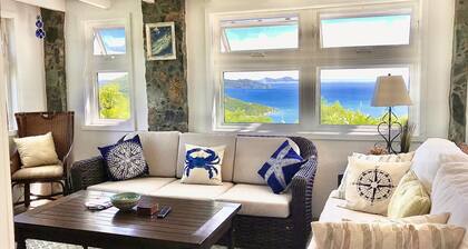 Upea näkymä uima-altaalla 2 makuuhuoneen kivi mökki Coral Bay