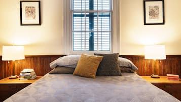 2 slaapkamers, een strijkplank/strijkijzer, reisbedje, gratis wifi