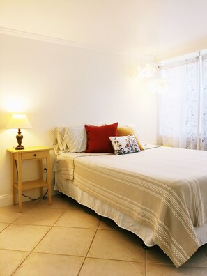 2 bedrooms, iron/ironing board, Internet, bed sheets