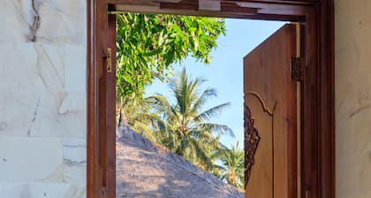 Newly renovated beachfront property in Tejakula