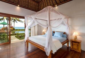 3 bedrooms, iron/ironing board, free WiFi, bed sheets - Newly renovated beachfront property in Tejakula  (Tejakula)