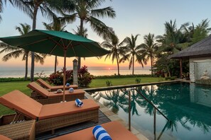 Outdoor pool - Newly renovated beachfront property in Tejakula  (Tejakula)