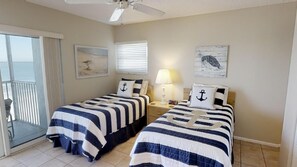 2 bedrooms, iron/ironing board, WiFi, bed sheets - Siesta Key 5th Floor Center Front Condo on Crescent Beach 180' Panoramic Views (Sarasota)