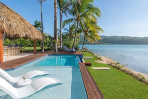 Outdoor pool, an infinity pool