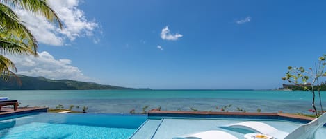 Outdoor pool, an infinity pool