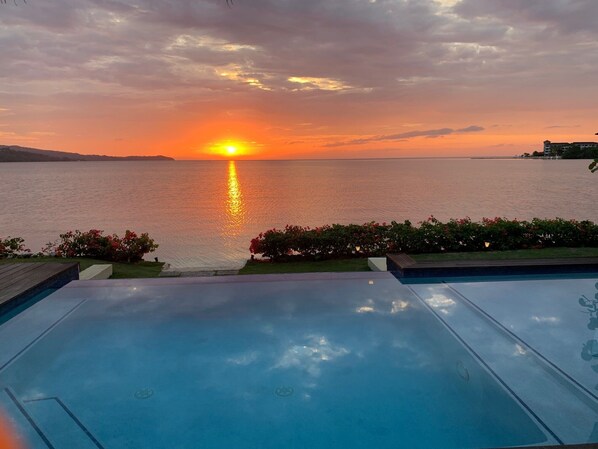 Udendørs pool, infinity-pool
