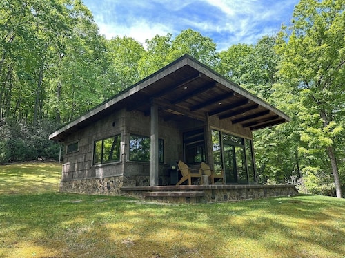 Relax in Hot tub, River, Mtn views, Seclusion
