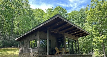 Relax in Hot tub, River, Mtn views, Seclusion