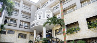 Khách sạn Hà Trinh