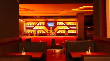 2 من البارات/الاستراحات