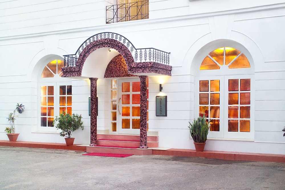 4 Star Hotels