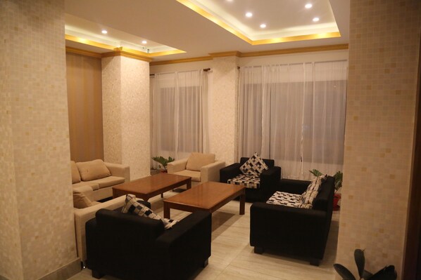 Reception - Hotel Golden Roots (Thimphu)