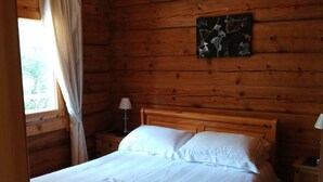 2 soverom, strykejern/-brett, reiseseng for barn og wi-fi