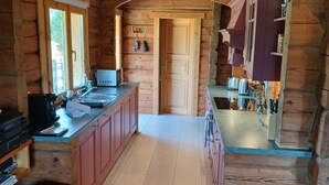 Kaffetrakter/tekoker, kjøleskap, mikrobølgeovn og ovn