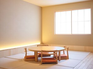 Tavanomainen huone, tupakointi kielletty (Japanese Style) | Työpöytä, silitysrauta/-lauta, ilmainen Wi-Fi, vuodevaatteet