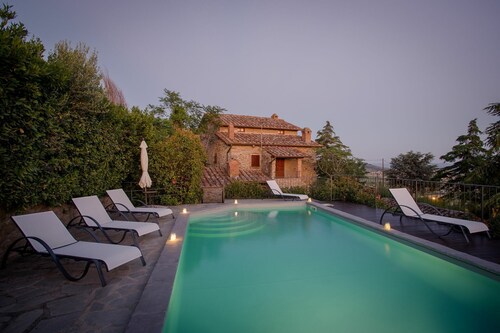 Wonderful private villa for 8 guests with private pool, A/C, WIFI, TV, terrace and panoramic view