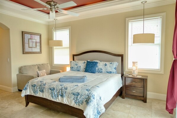 5 bedrooms, desk, iron/ironing board, travel cot