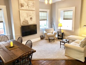 Älytelevisio, kirjoja