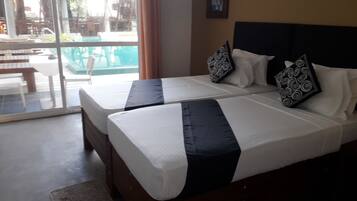 Deluxe Double Room, 1 Double Bed, Accessible, Pool View