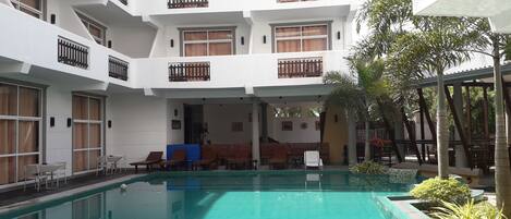 Indoor pool, pool loungers