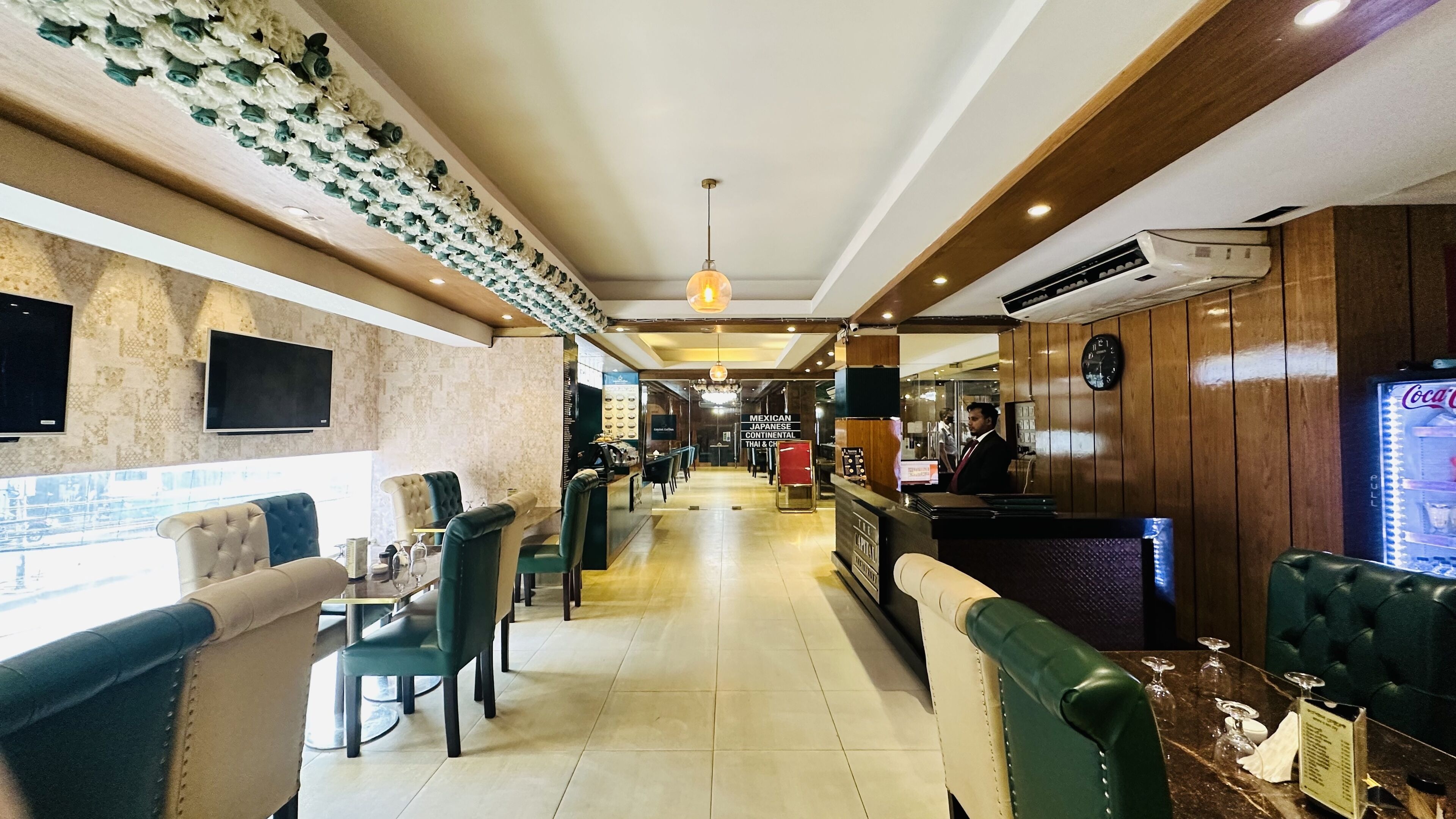 Photo - Hotel The Capital