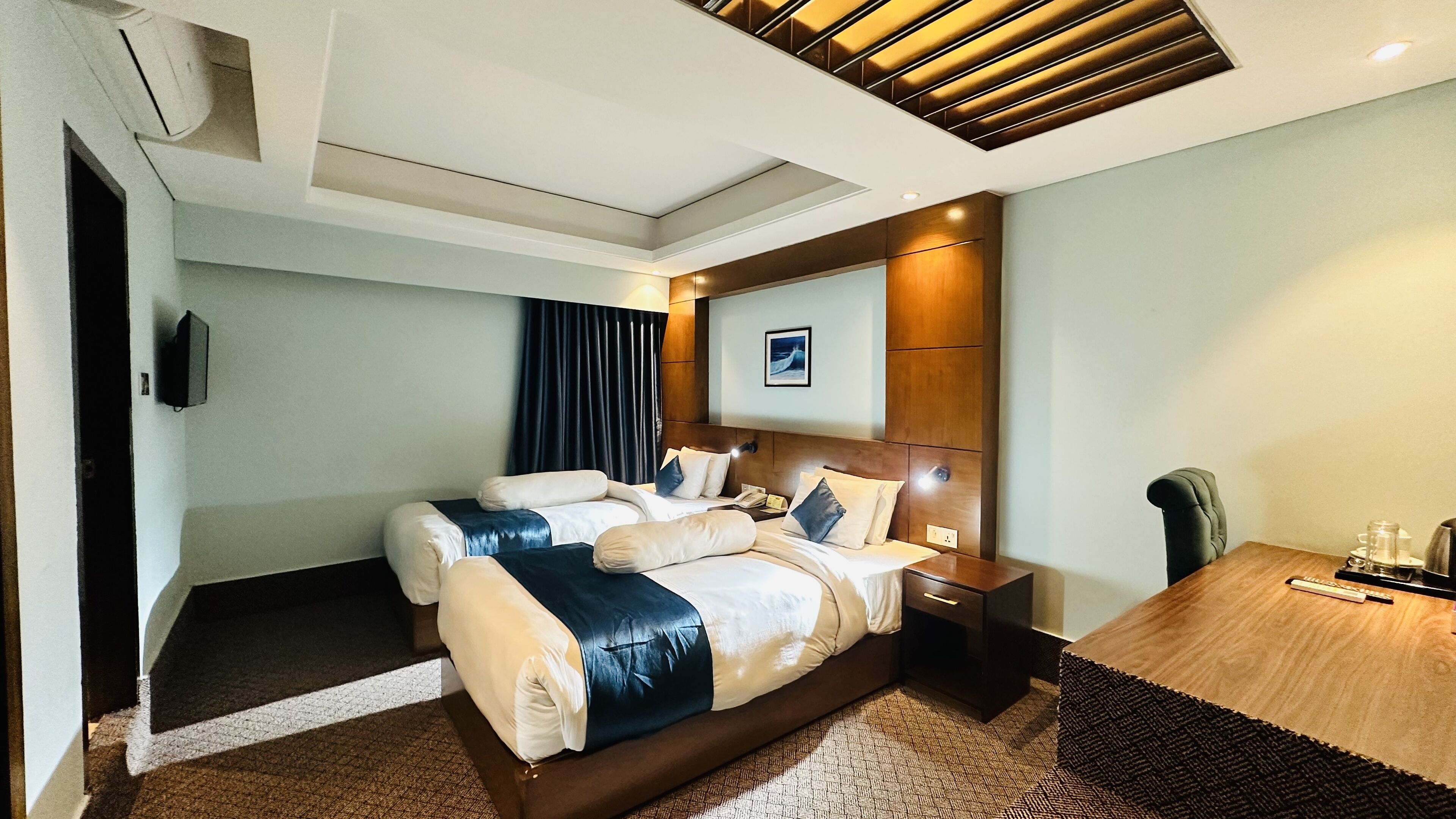 Photo - Hotel The Capital