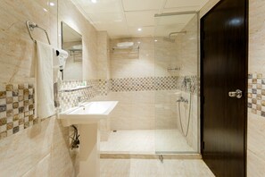 Shower, rainfall showerhead, eco-friendly toiletries, slippers - Hotel The Capital (Dhaka)
