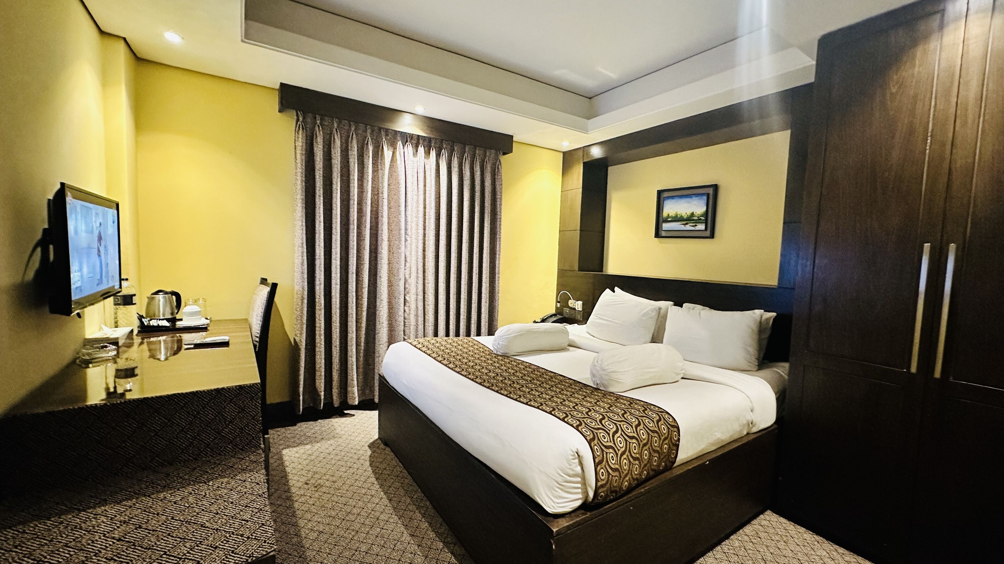 Photo - Hotel The Capital