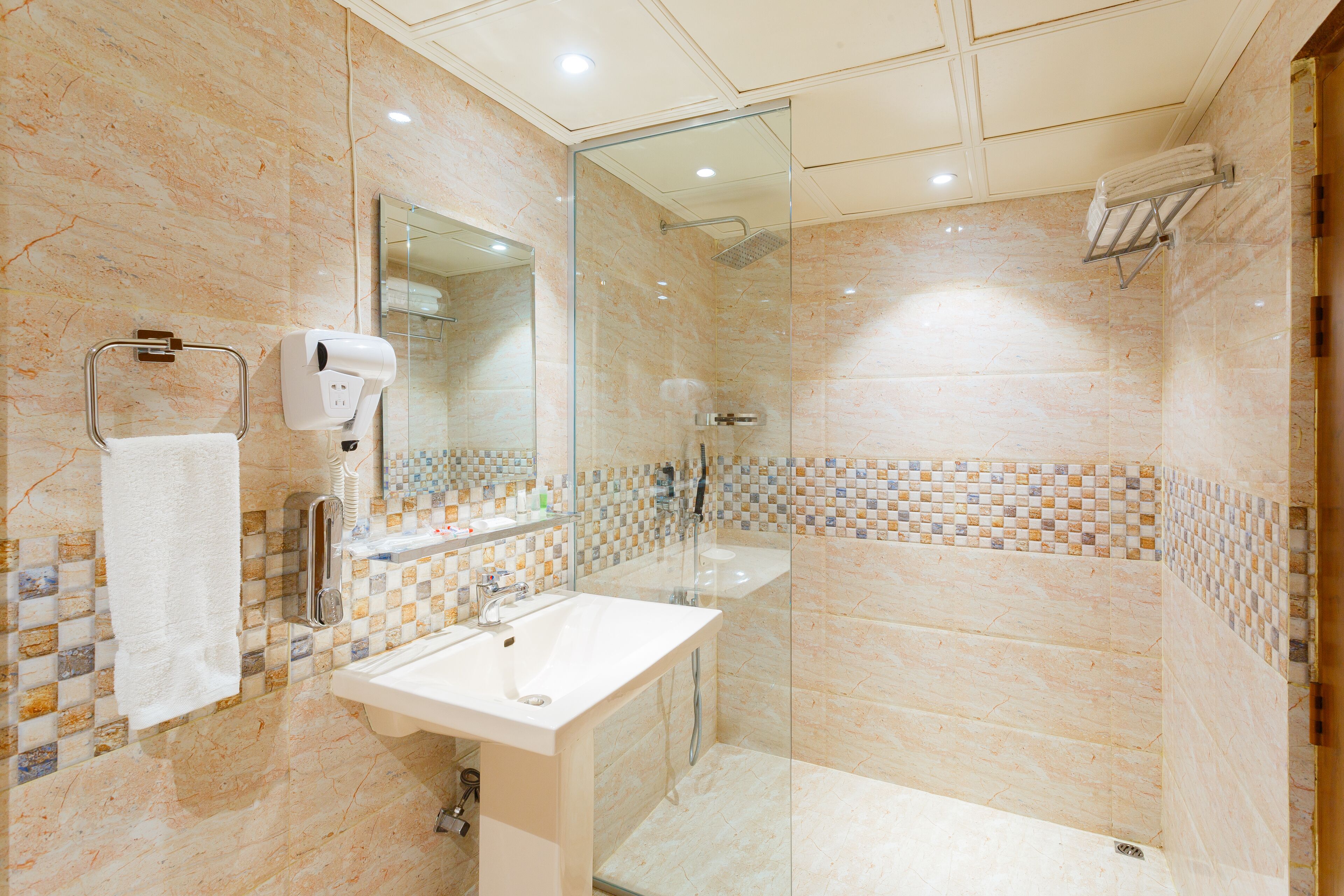 Photo - Hotel The Capital