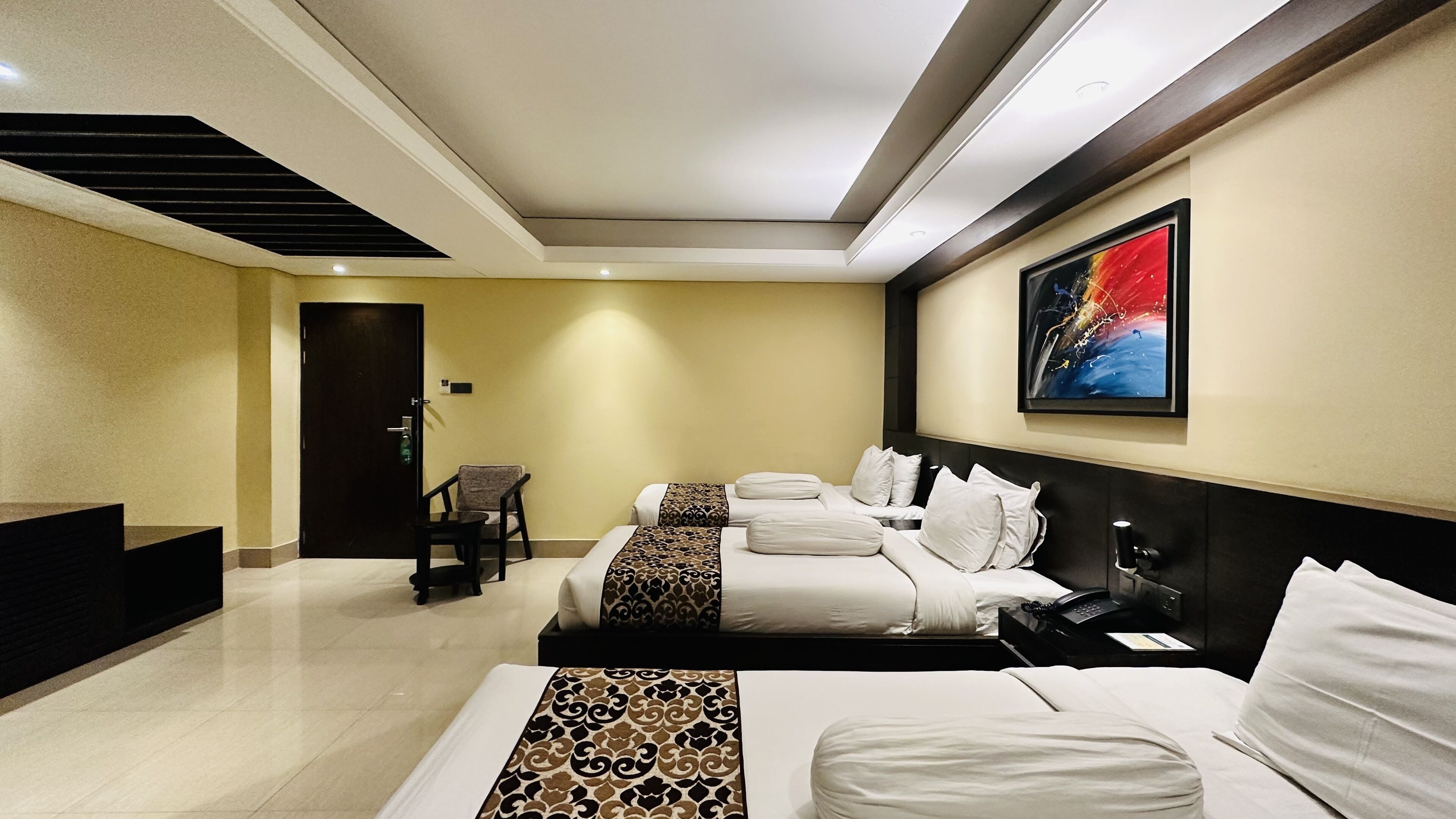 executive deluxe triple | egyptian cotton sheets, premium bedding, down duvets, pillow-top beds