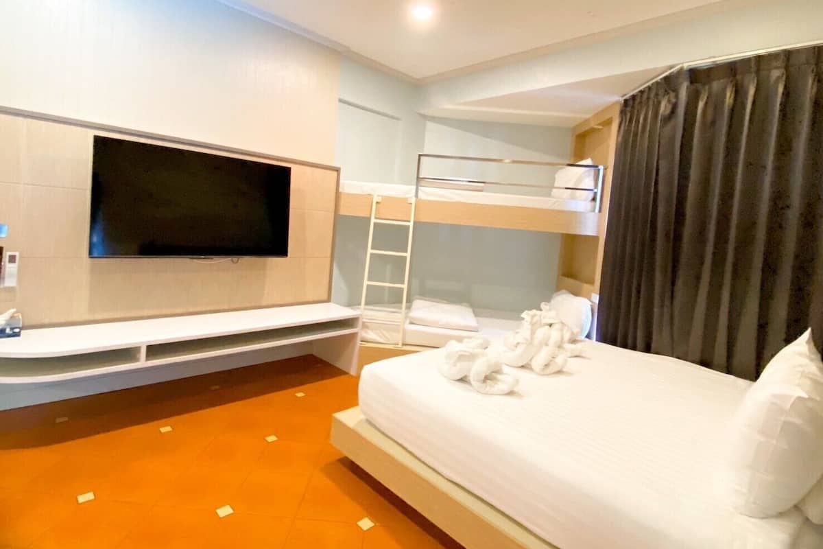 1Bed Room Family Pool Access | Premium bedding, in-room safe, desk, laptop workspace