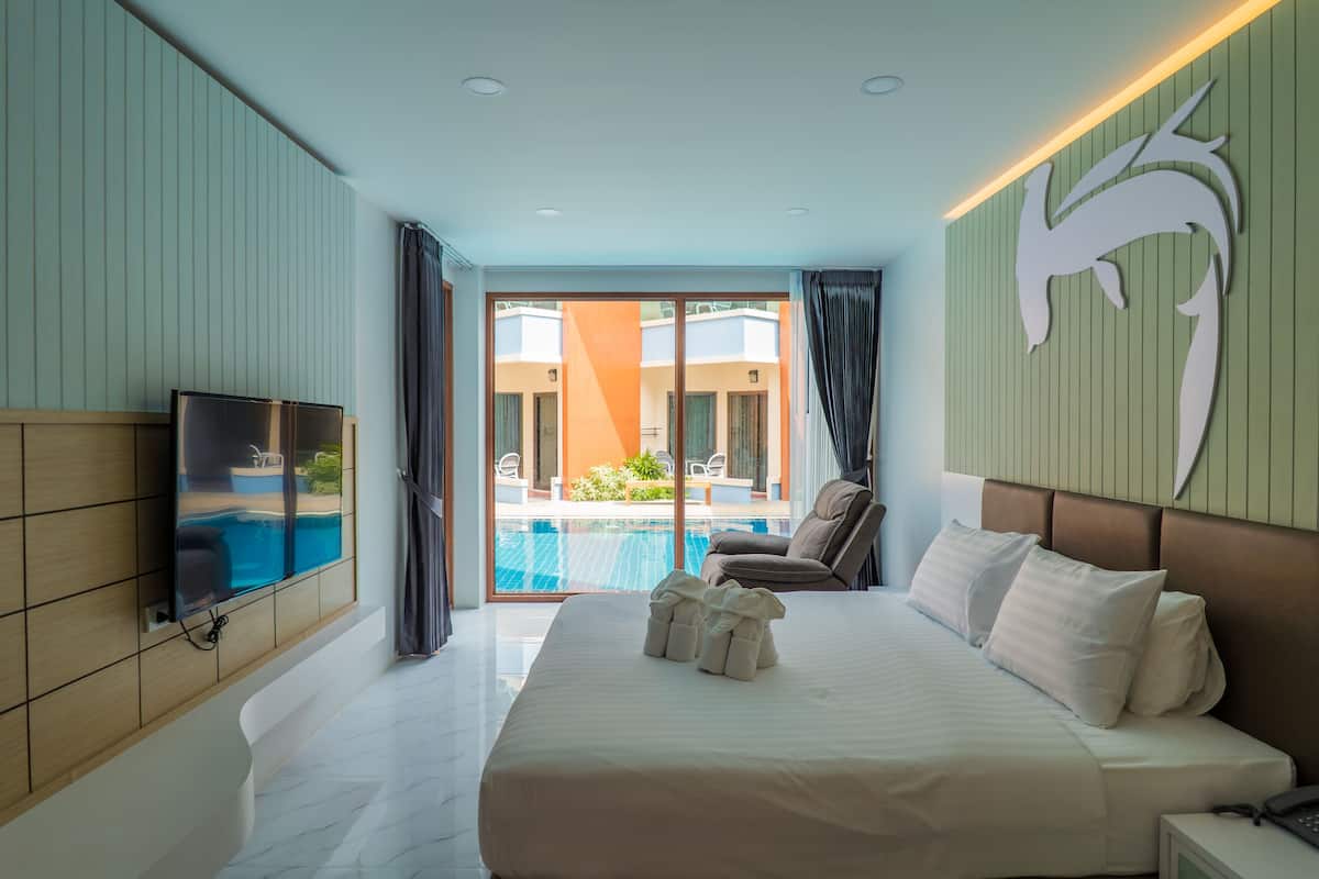 2Bed Room Family Pool Access | Premium bedding, in-room safe, desk, laptop workspace