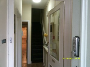 Property entrance - wilton rooms (Weymouth)
