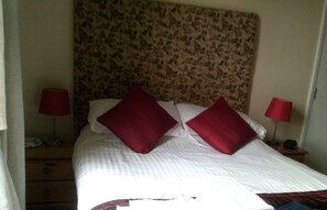 Basic Double Room, 1 Double Bed, Non Smoking | Desk, iron/ironing board, bed sheets - wilton rooms (Weymouth)